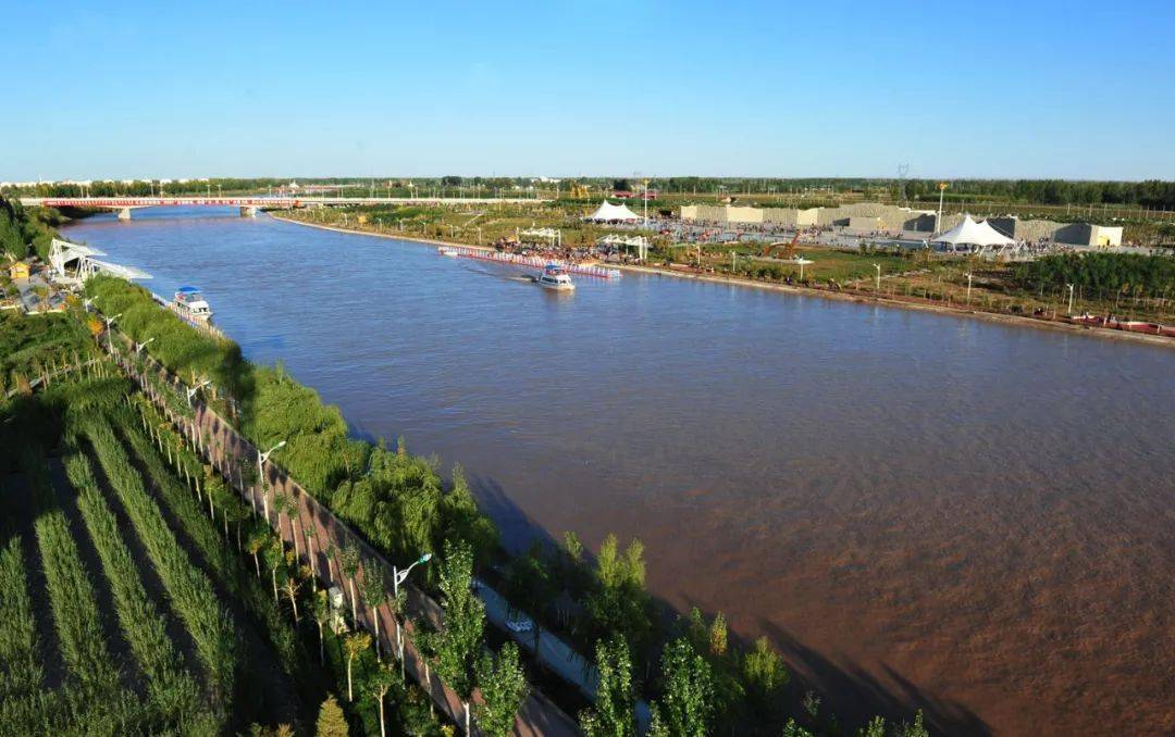 巴彦淖尔,友情与家的温暖的一天